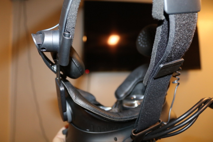 999370-12 VR-Virtual Reality. Virtuix Omni