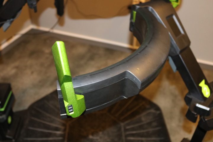 999370-15 VR-Virtual Reality. Virtuix Omni