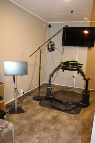 999370-20 VR-Virtual Reality. Virtuix Omni