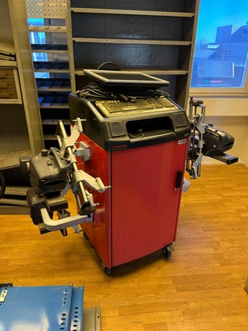 1208354-2 Wheel alignment machine, Hunter PA130