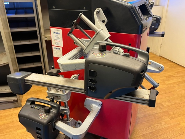 1208354-8 Wheel alignment machine, Hunter PA130