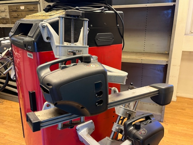 1208354-10 Wheel alignment machine, Hunter PA130