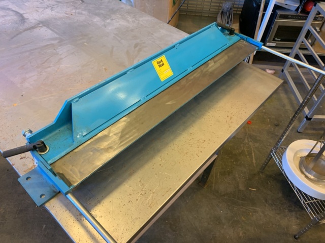 1136510-2 Sheet metal table with bending machine