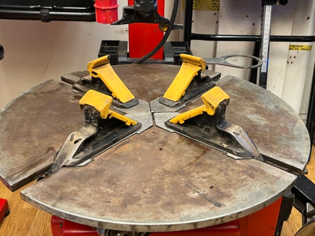 1208357-4 tire mounting machine, Corghi A2010