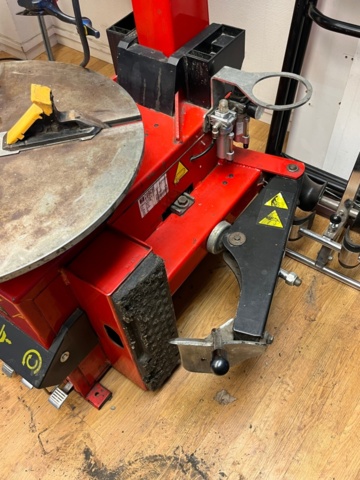 1208357-6 tire mounting machine, Corghi A2010