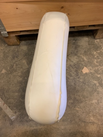 1136525-3 Parti med båtväskor och luftkuddar