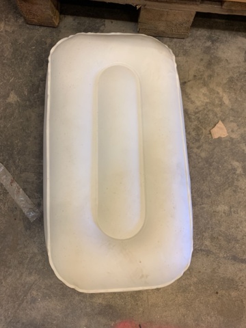 1136525-2 Parti med båtväskor och luftkuddar