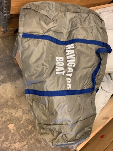 1136525-5 Parti med båtväskor och luftkuddar