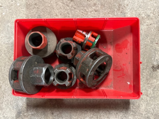 1151352-3 Ridgid 600 - Hand thread machine