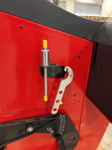 1208650-21 Tire balancing machine Corghi EM 9508-C PLUS