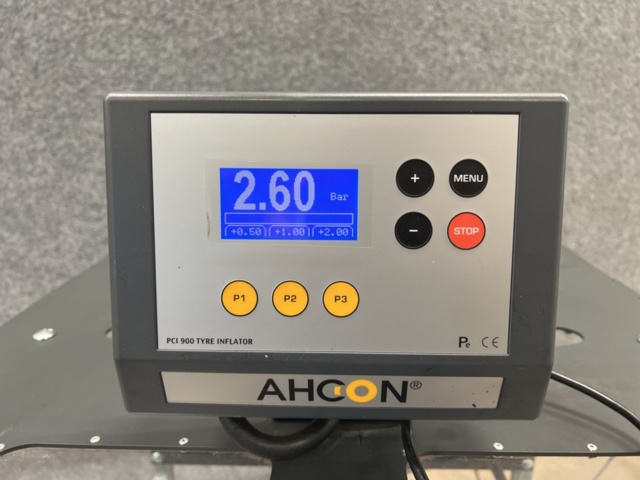 1208653-8 Pump table with safety portal AHCON