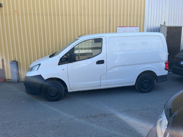 1085937-2 Nissan NV200 Van -2014