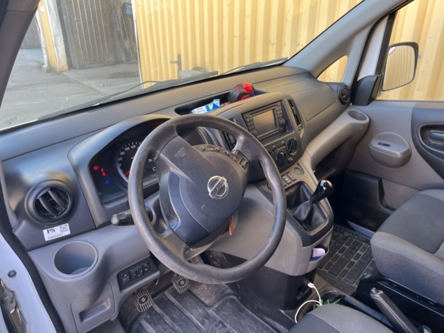 1085937-18 Nissan NV200 Van -2014