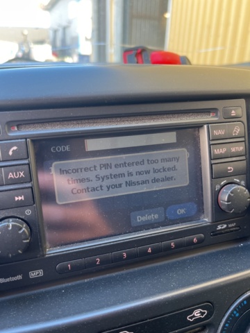 1085937-22 Nissan NV200 Van -2014