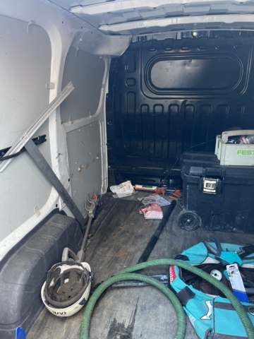 1085937-23 Nissan NV200 Van -2014