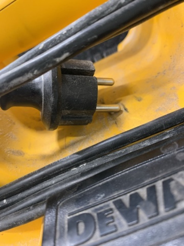 1208728-6 Wet/dry vacuum cleaner Dewalt DC500 -GB/QW