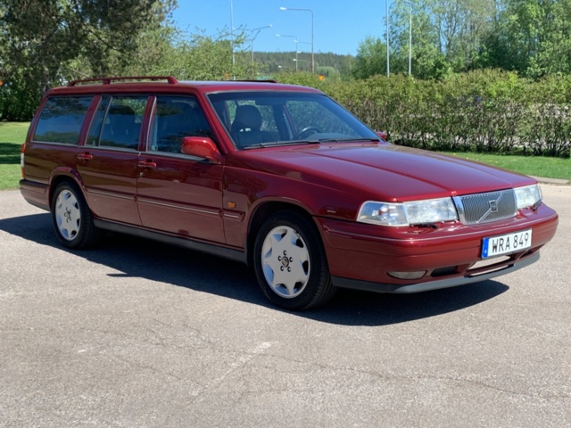 1208276-3 Volvo 960 Estate -1996