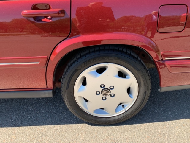 1208276-11 Volvo 960 Estate -1996