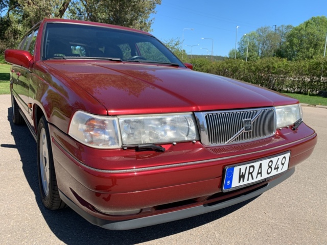 1208276-17 Volvo 960 Estate -1996