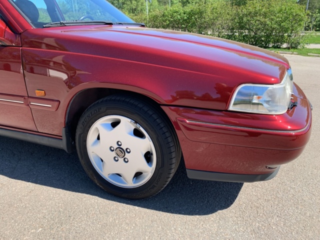 1208276-18 Volvo 960 Estate -1996