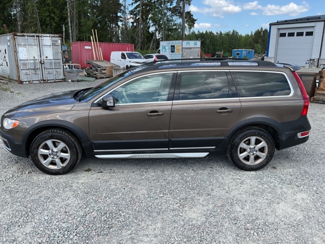 1121544-2 Volvo XC70 -2013
