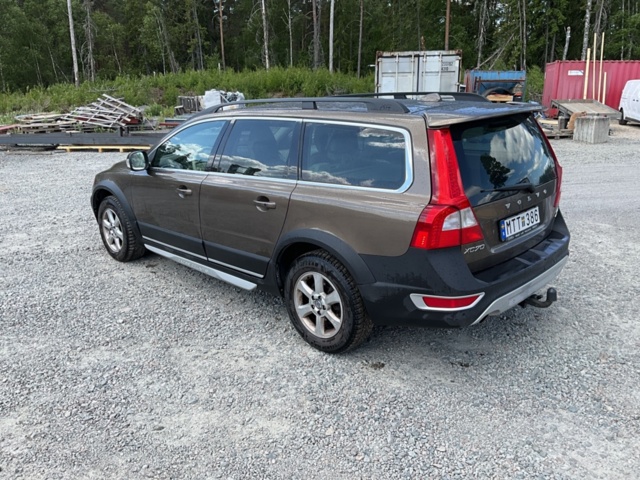 1121544-3 Volvo XC70 -2013