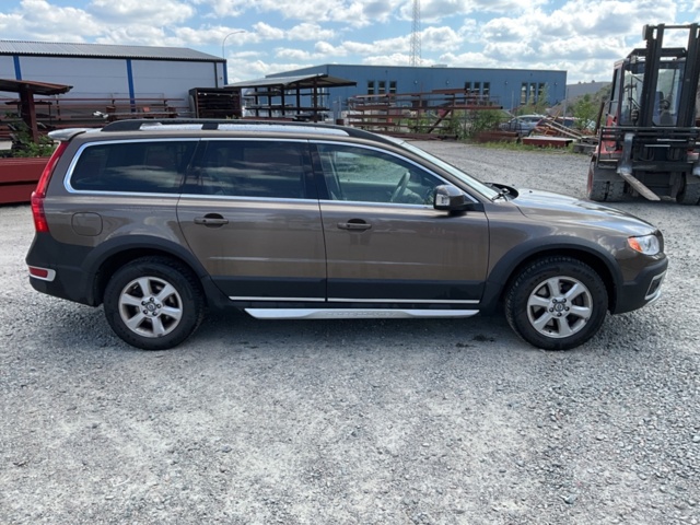 1121544-6 Volvo XC70 -2013