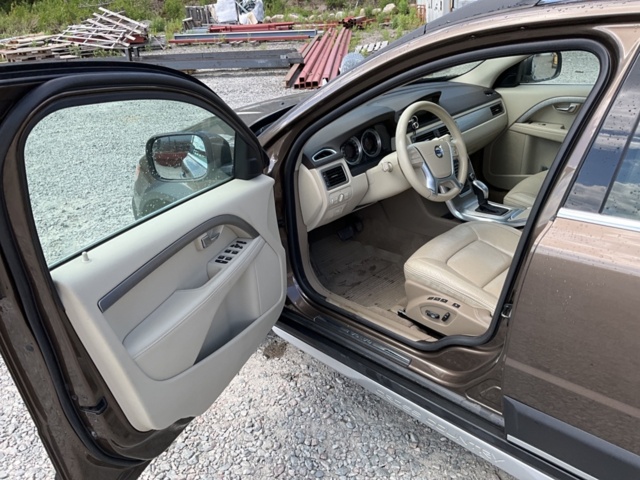 1121544-13 Volvo XC70 -2013