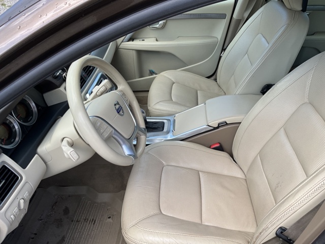 1121544-14 Volvo XC70 -2013