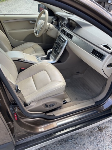 1121544-19 Volvo XC70 -2013