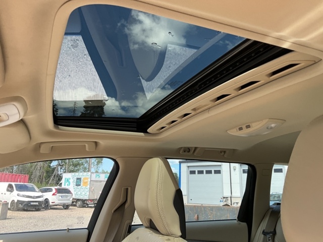 1121544-21 Volvo XC70 -2013