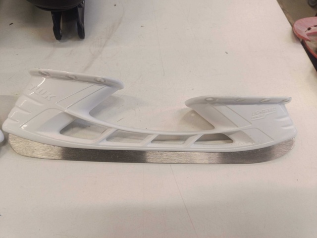 1000298-9 Skates Bauer XLS