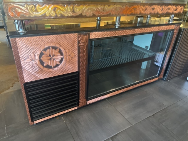 1144489-8 Charcoal grill with display & cooling bench