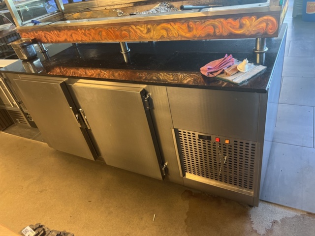 1144489-12 Charcoal grill with display & cooling bench