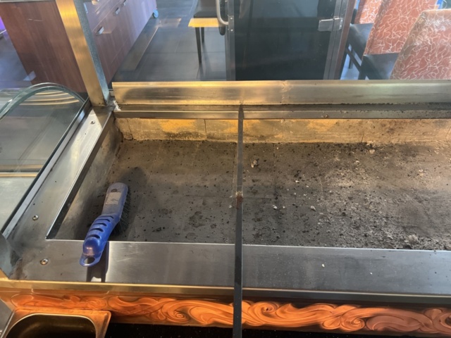 1144489-14 Charcoal grill with display & cooling bench