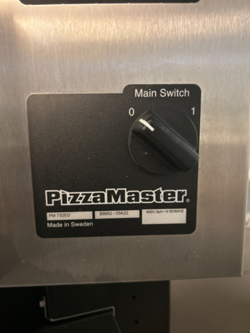 1144466-6 Pizza oven Pizzamaster PM732ED with stand on wheels