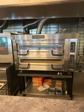 1144466-1 Pizza oven Pizzamaster PM732ED with stand on wheels