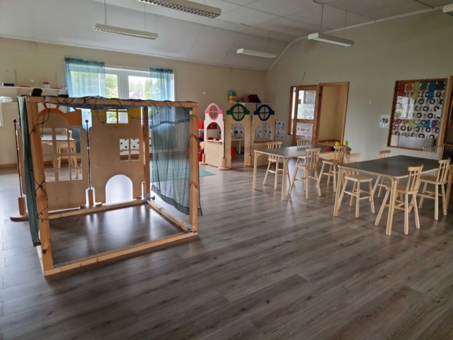 1150621-1 All loose furniture and toys