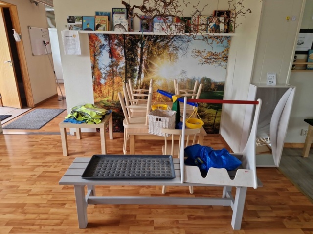 1150621-3 All loose furniture and toys