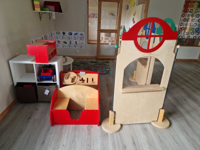 1150621-9 All loose furniture and toys