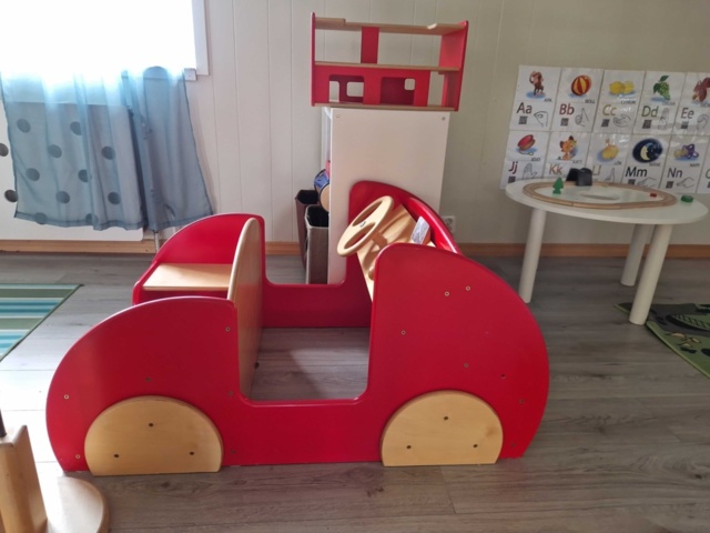 1150621-18 All loose furniture and toys