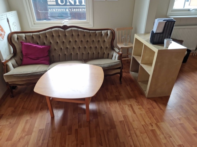 1150621-19 All loose furniture and toys