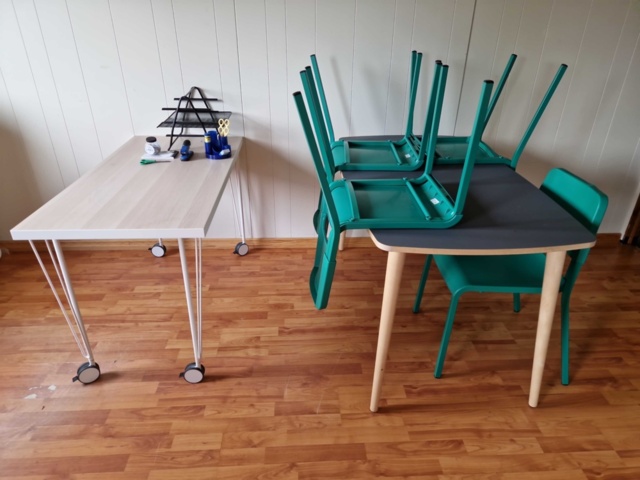 1150621-21 All loose furniture and toys