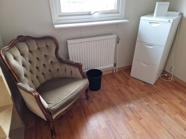 1150621-22 All loose furniture and toys