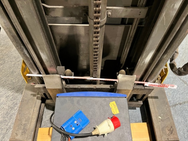 1199907-7 Truck Atlet UNS140DTFVRC570 - 2007