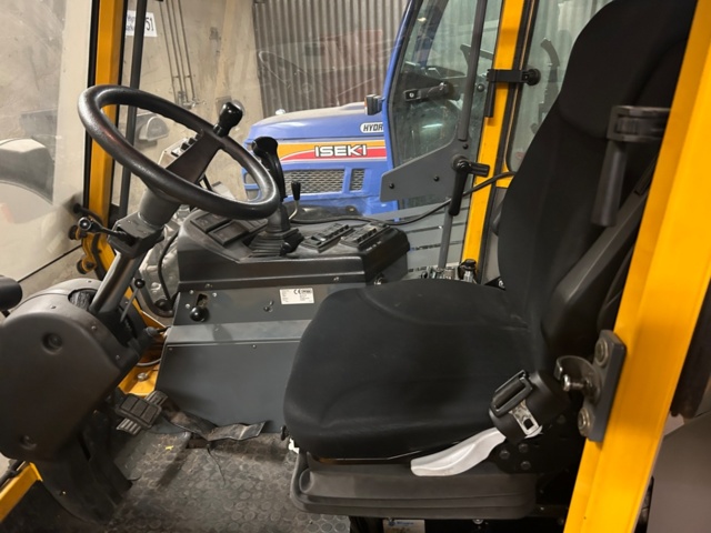 1144547-6 Tool carrier Belos Trans Pro 54 - 2004