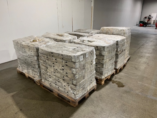 1209934-4 Hand alcohol approximately 8500 bottles - DAX Alcogel Pear & lily