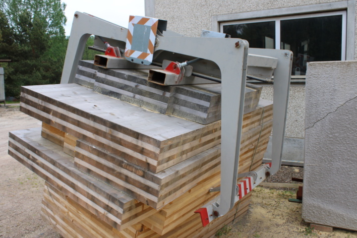 1152062-2 Lyftok för material, hål för truckgafflar