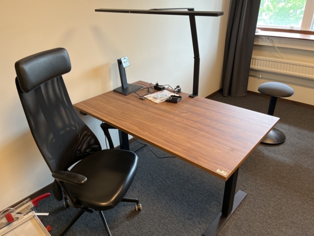 1085988-9 Kontorsmöblemang