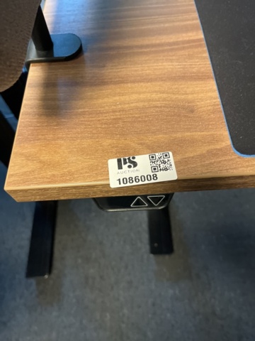 1086008-5 Office workstation - Electric desk, office chair, screen and more